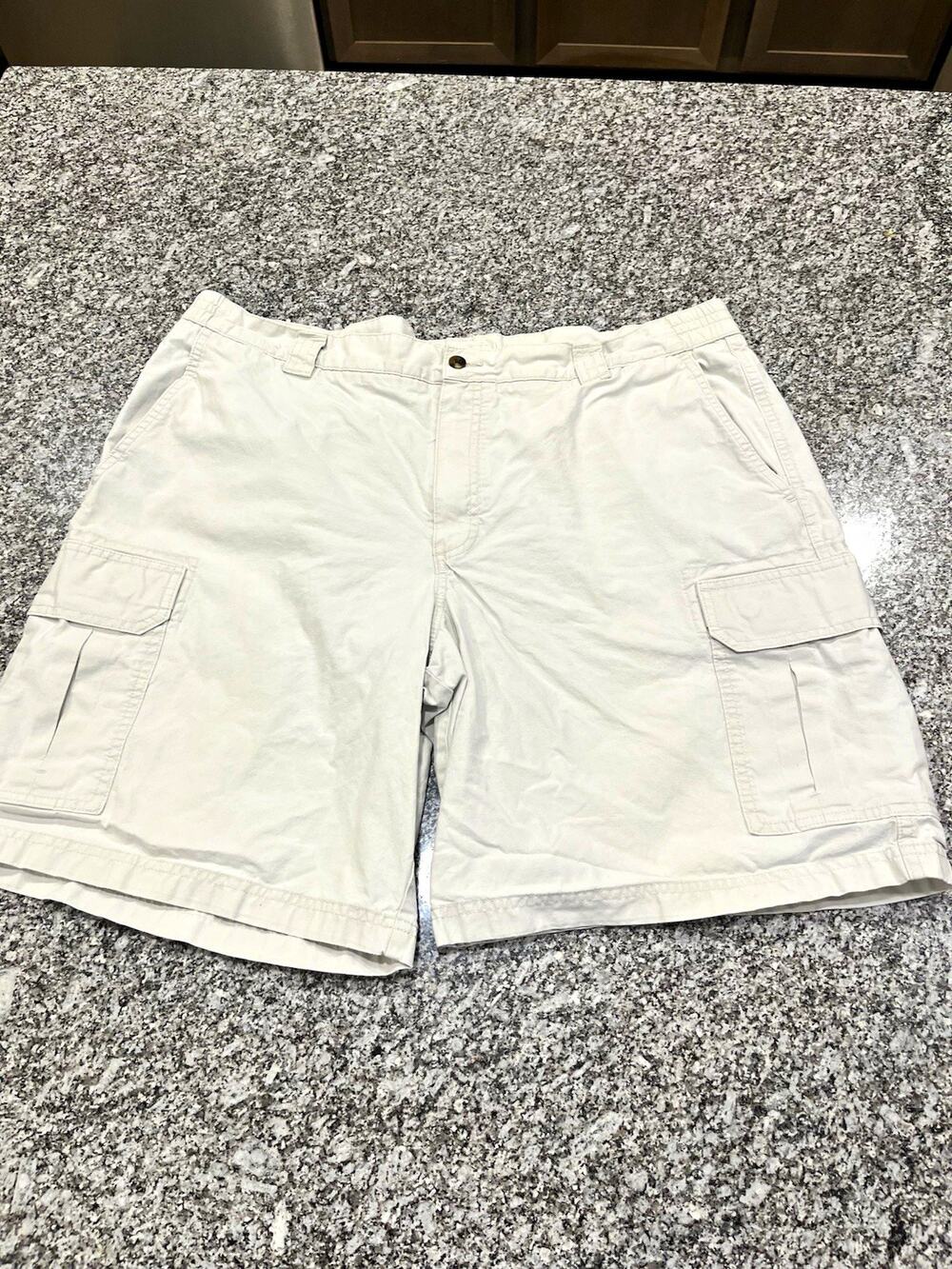 L.L.Bean Men's Comfort Waist Beige Cotton Canvas Cargo Shorts w/ Pockets 0011
